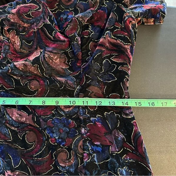 VNTG BURNOUT VELVET SCALLOP TRIM FITTED COTTAGECORE MINI DRESS BY STEPPIN’ OUT 9 - Picture 4 of 12